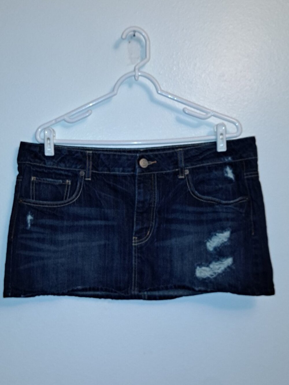 American Eagle dark wash denim mini skirt w/distressed embroidered pockets - Picture 2 of 9